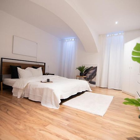 Trendy Souterrain Loft - Near City Center Wenen Buitenkant foto