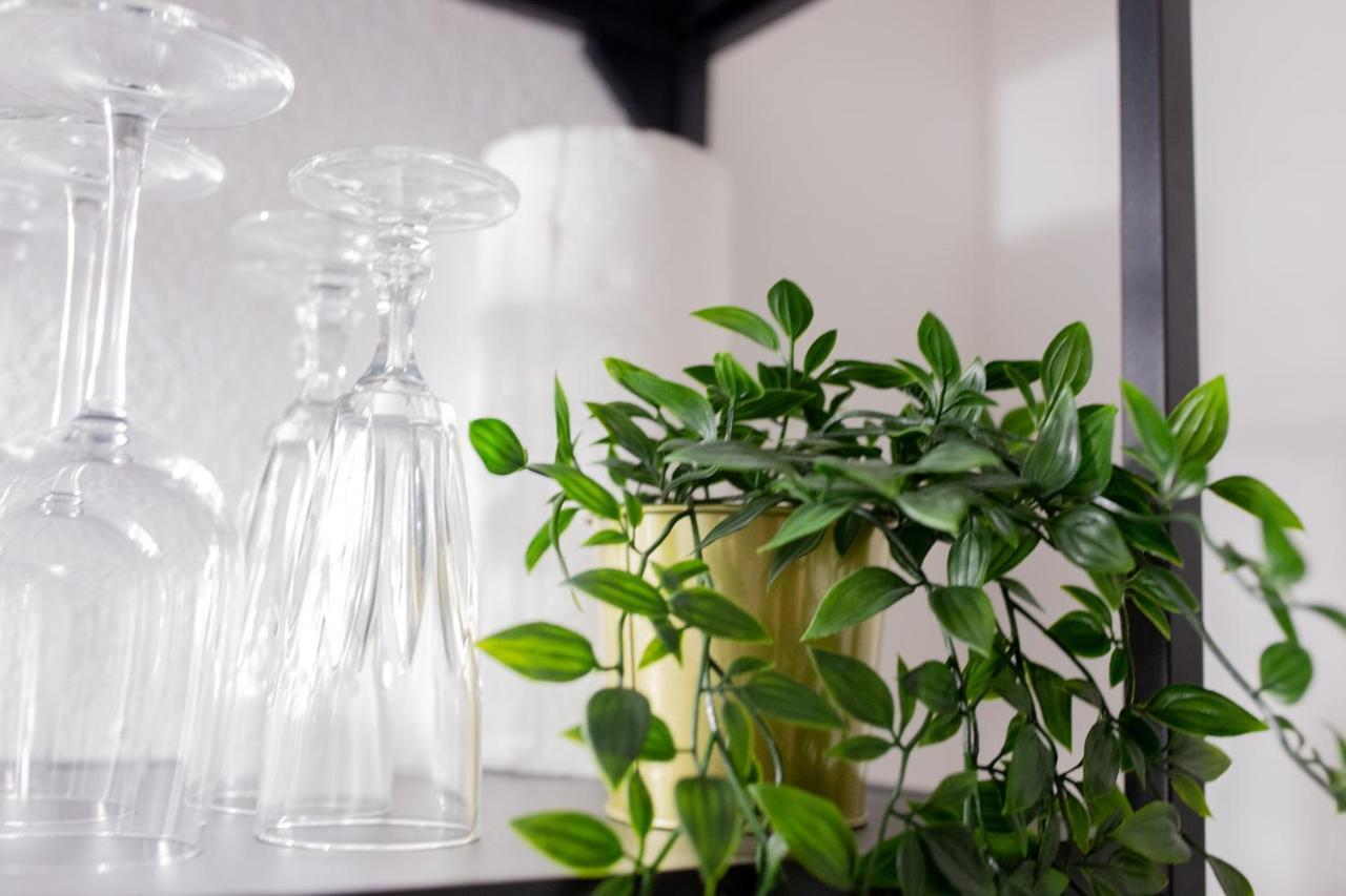 Trendy Souterrain Loft - Near City Center Wenen Buitenkant foto