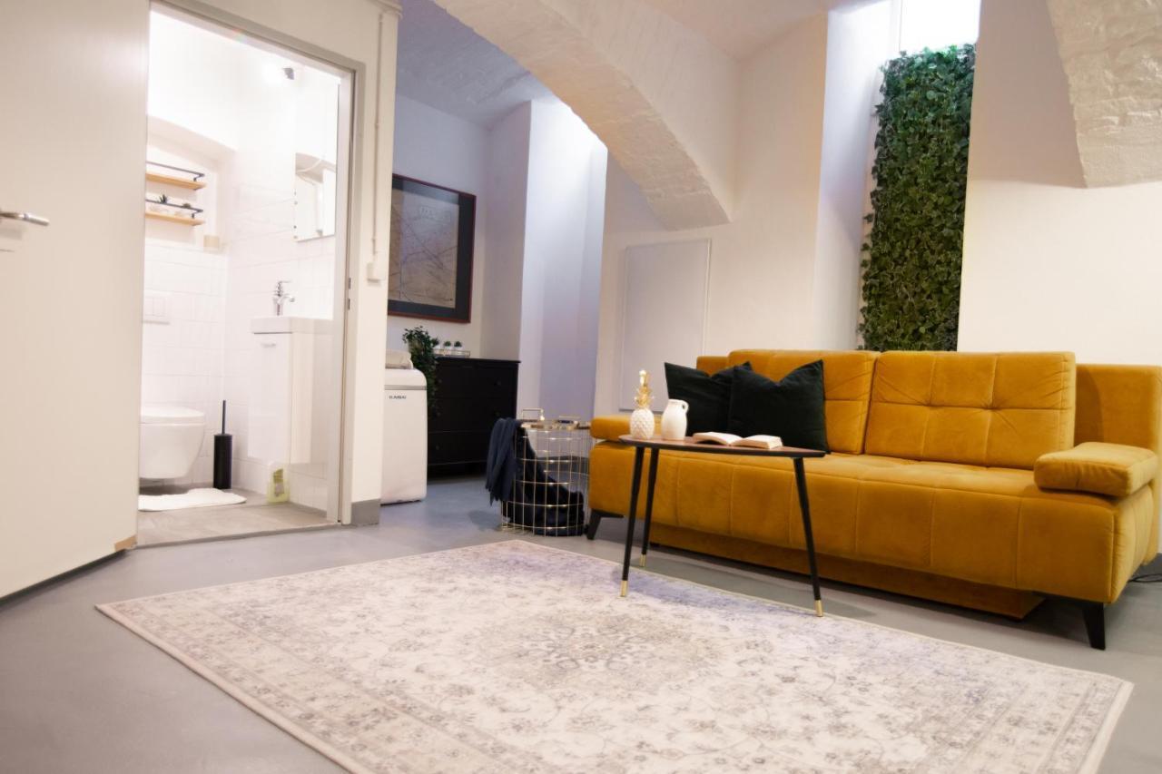 Trendy Souterrain Loft - Near City Center Wenen Buitenkant foto