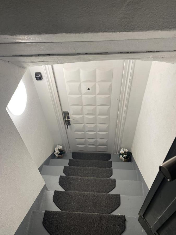 Trendy Souterrain Loft - Near City Center Wenen Buitenkant foto